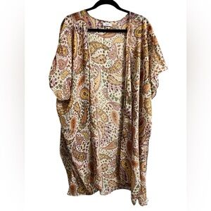 Spin Women’s Paisley Short Sleeve Sheer Kimono with Gold Detail